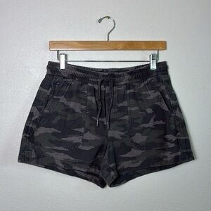 ATHLETA Women‎ Size 6 Camo Farallon Shorts Comfy Activewear Gorpcore Outdoors